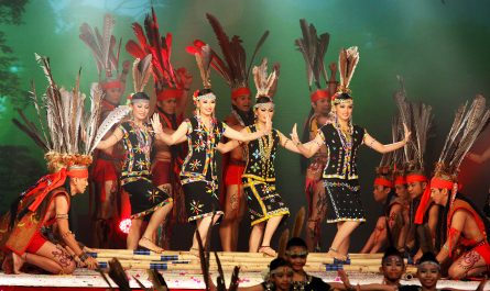 Murut ladies doing Magunatip dance