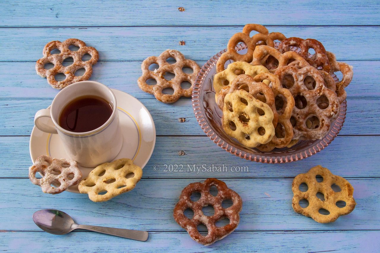 Having a cup of tea with kuih cincin