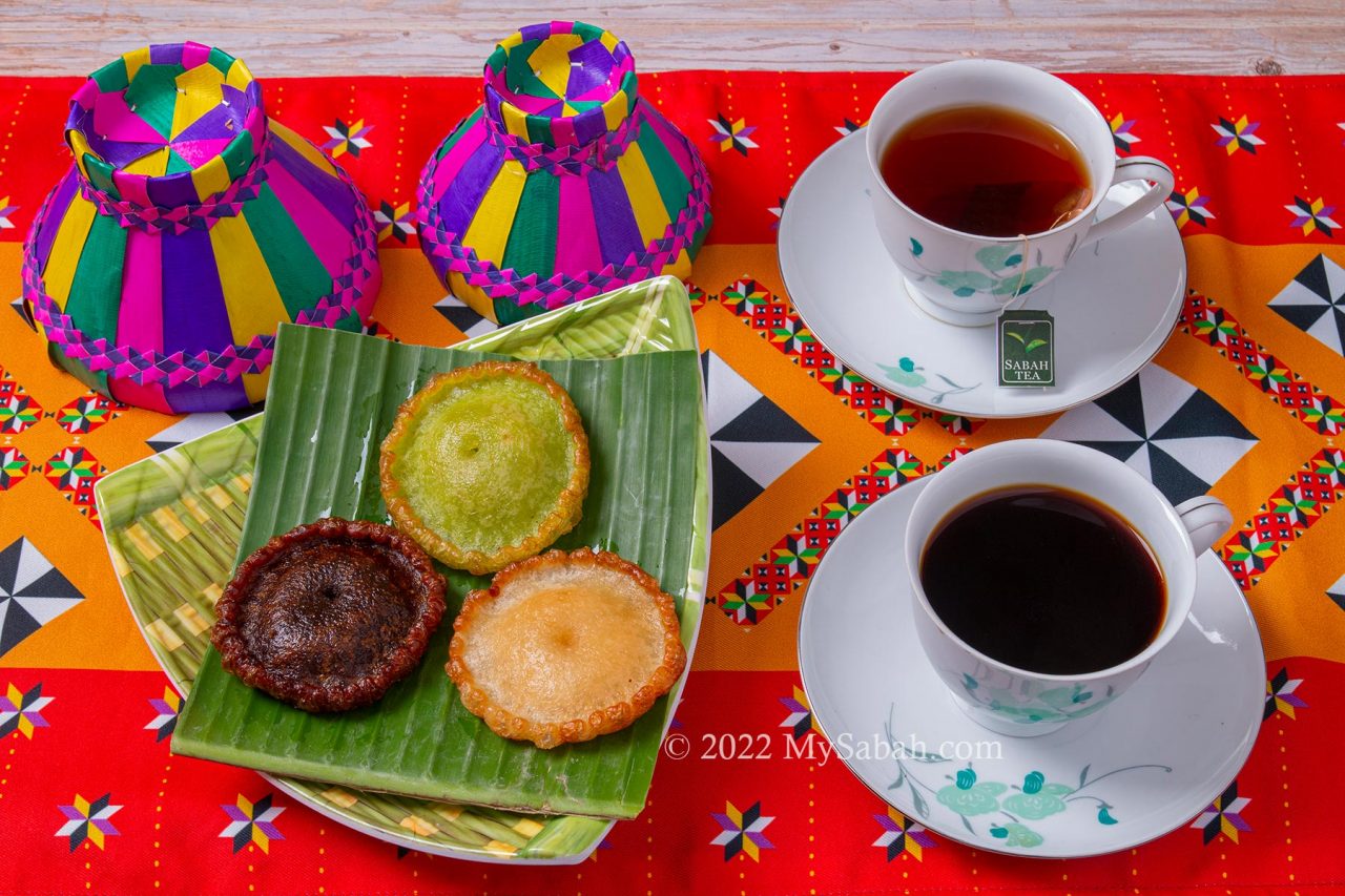 Coffee and tea time with kuih pinjaram