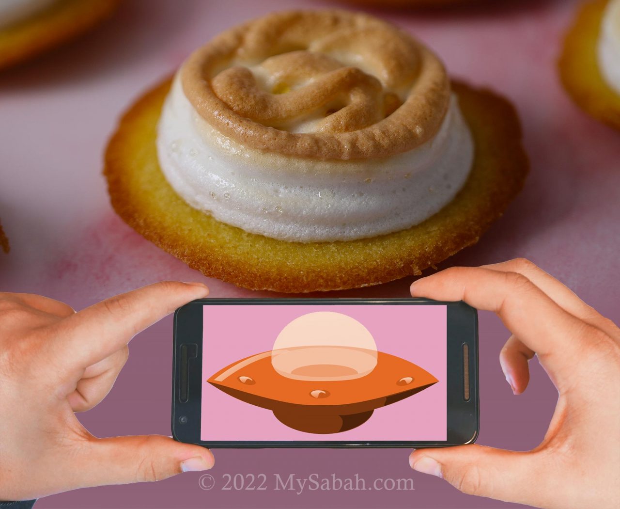 Taking a photo of UFO tart by smartphone