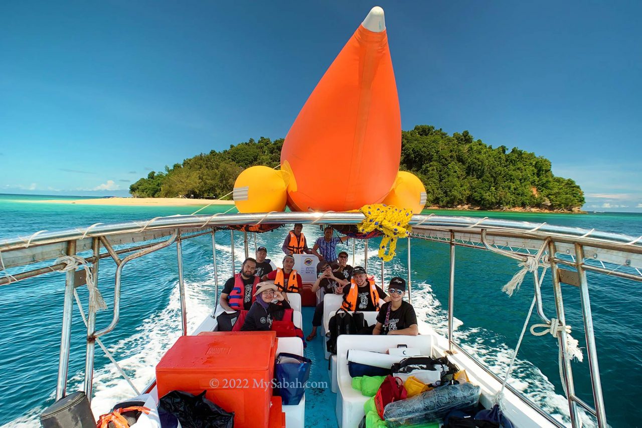 Leaving Sulug Island by boat