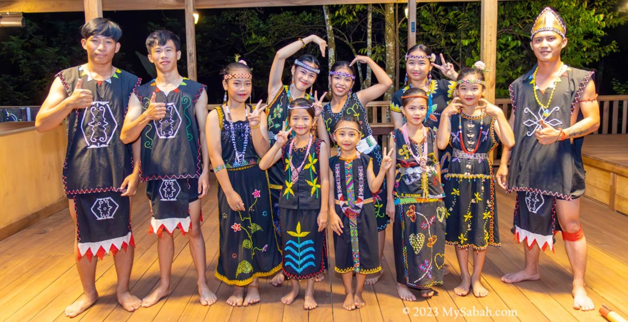 Children and youth Murut dancers of Sapulut