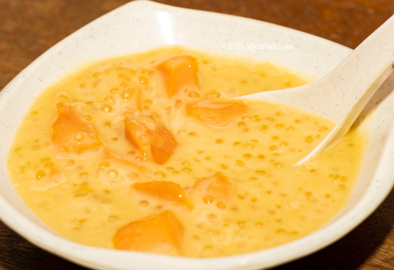 Kinurutuk, a Murut dessert made with tapioca starch, coconut milk, brown sugar and sago