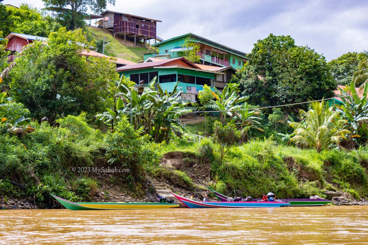 Longhouses and building on the slope