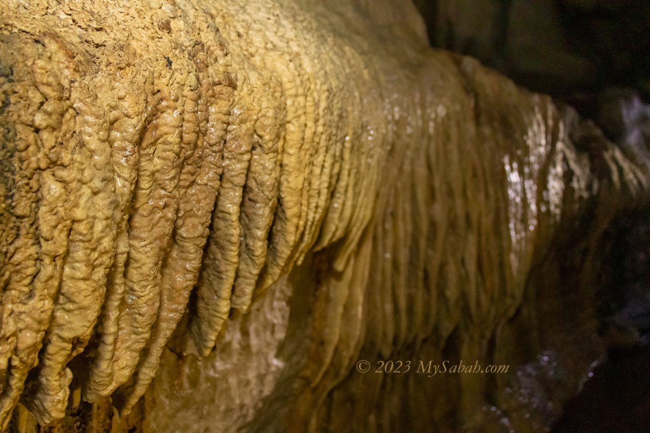 Curtain-like draperies in the cave