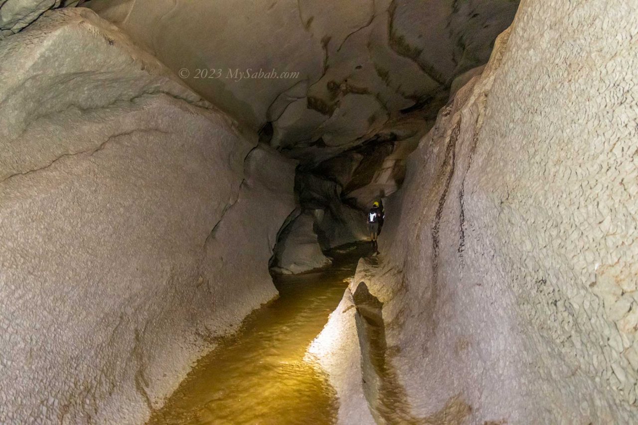 Wet cave of Pungiton Cave