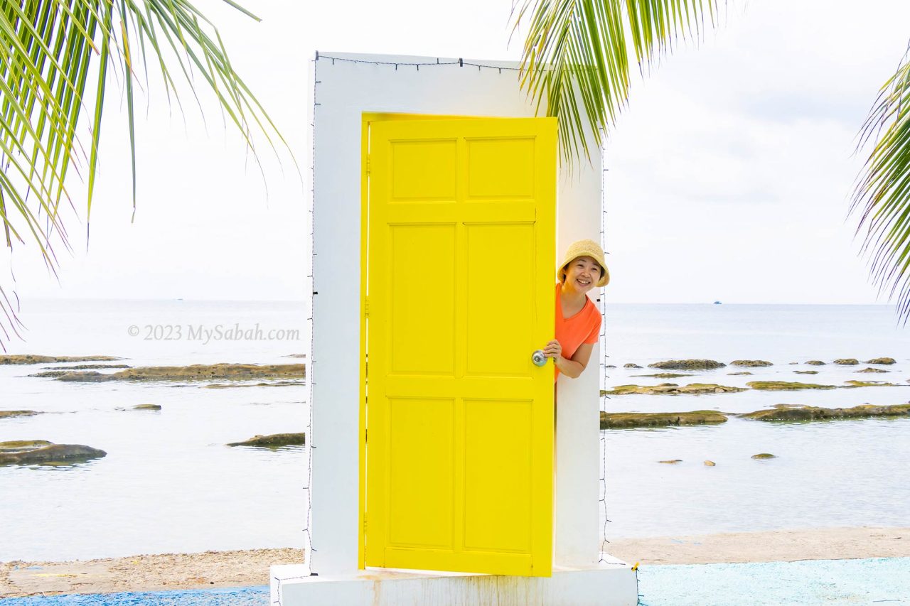 Door to the Bak Bak Beach (Pantai Bak Bak)