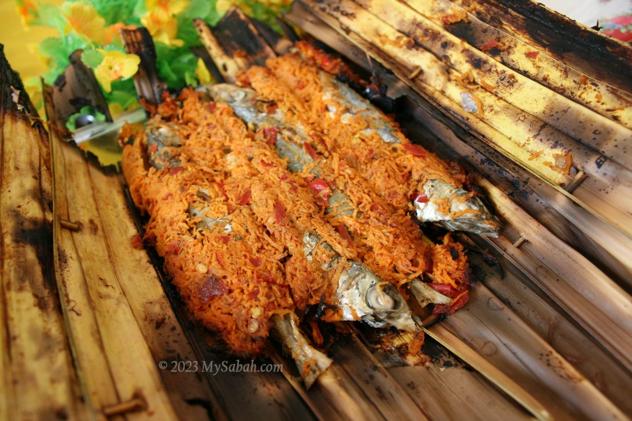Lauk Pais, grilled fish