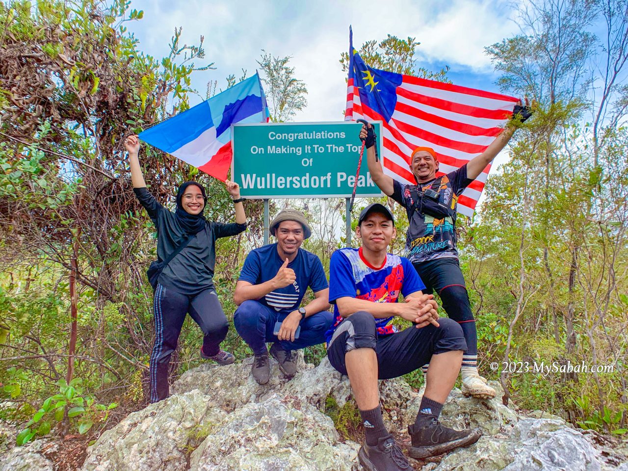 Group photo on Wullersdorf Peak