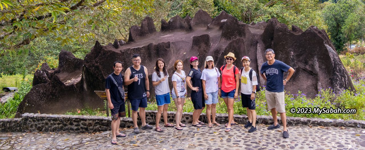 group photo at the back of Topi Raja