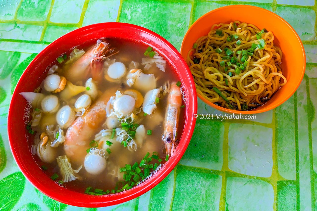 Spring noodle of Sandakan with seafood broth