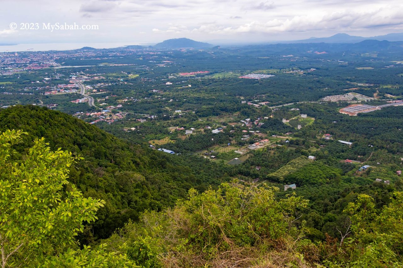 The plain behind Tawau town