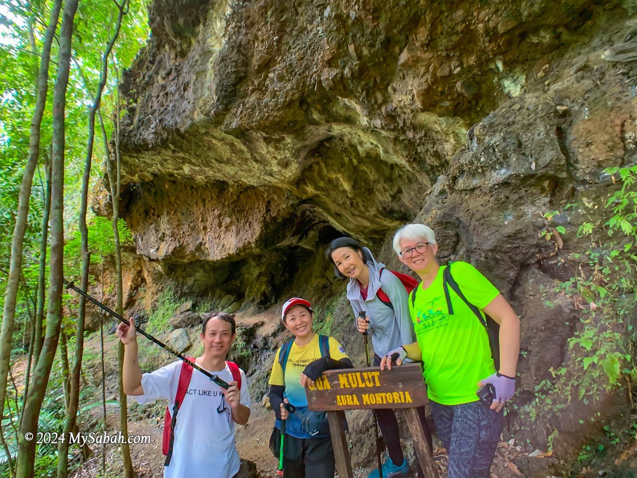 Gua Mulut (Mouth Cave)