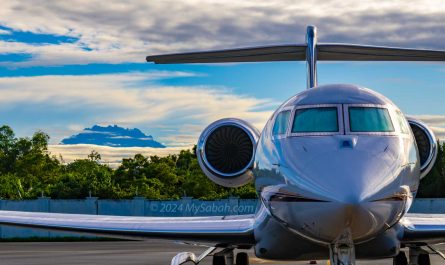 Plane and Mount Kinabalu