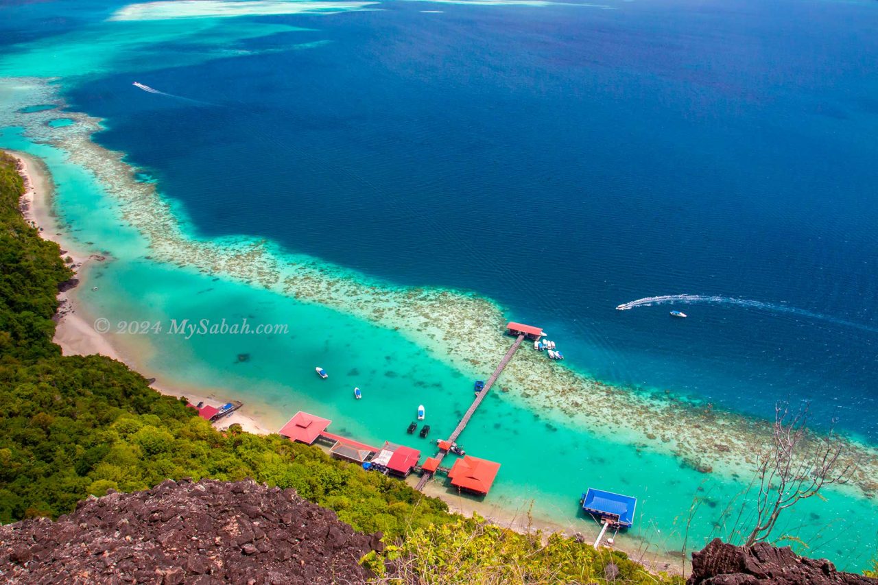 The jetty of Bohey Dulang Island