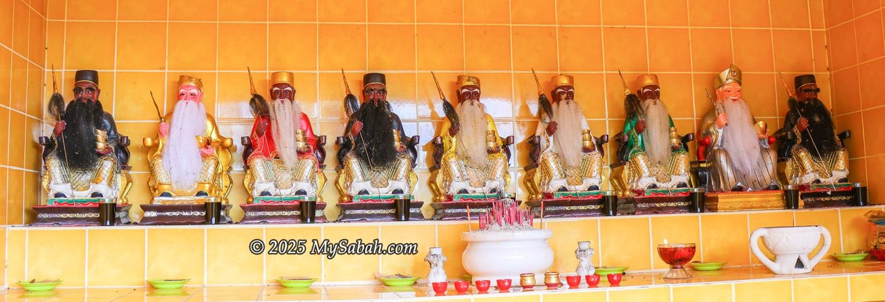 Datuk Gong idols in different colours (roles)
