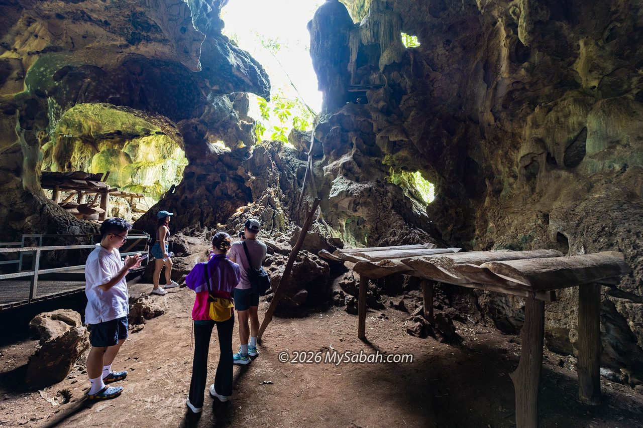 The vast cavern and coffins inside Agop Lintanga (Middle Cave), the largest cave at Agop Batu Tulug.