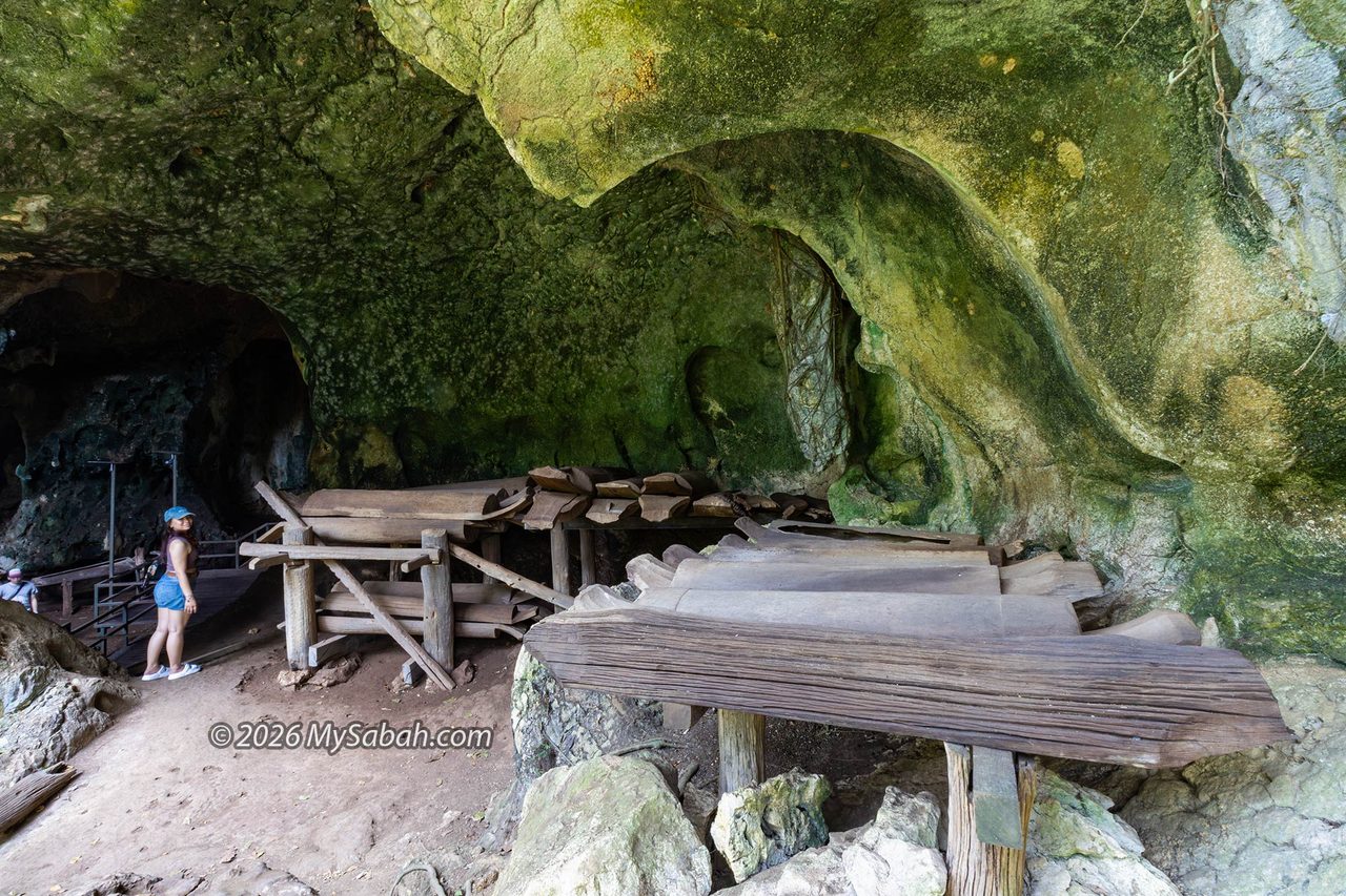 Log coffins in the Agop Lintanga cave of Batu Tulug